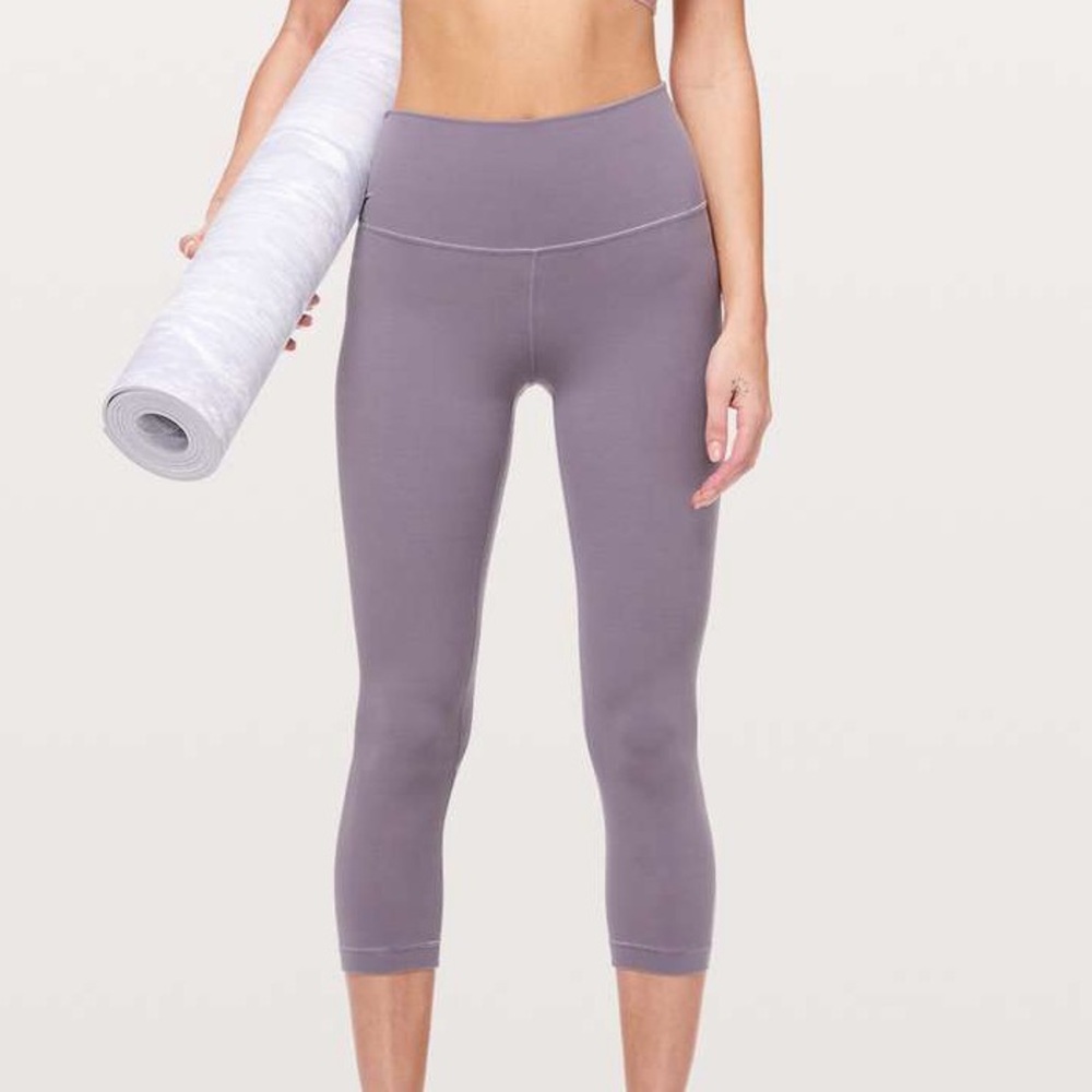 Lululemon Align Crop *21"
Graphite Purple *Flawed